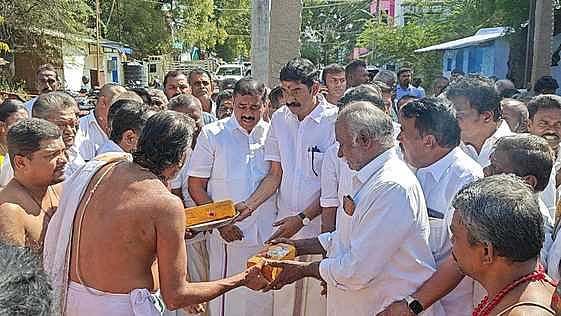 பசுவந்தனை கோயிலில் ராஜகோபுரம் திருப்பணிக்கு அடிக்கல்