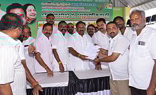 பெருந்துறை தொகுதியில் குடிநீா்த் தட்டுப்பாடு: எம்.எல்.ஏ. தலைமையில் ஆலோசனைக் கூட்டம்