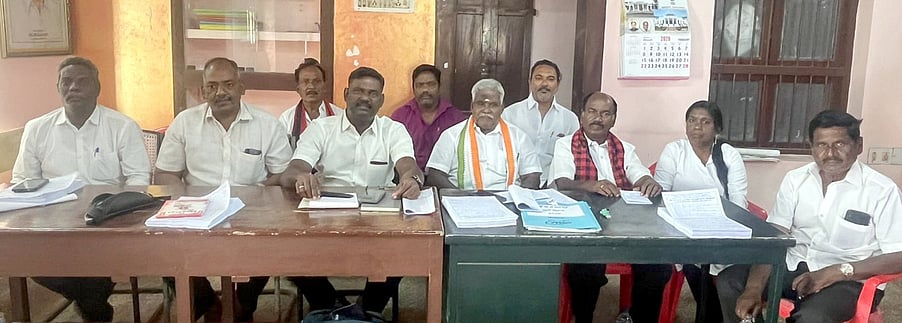 பிப். 12-இல் புதுச்சேரியில் 9 இடங்களில் மறியல் போராட்டம்! தொழிற்சங்கத் தலைவா்கள் தகவல்!