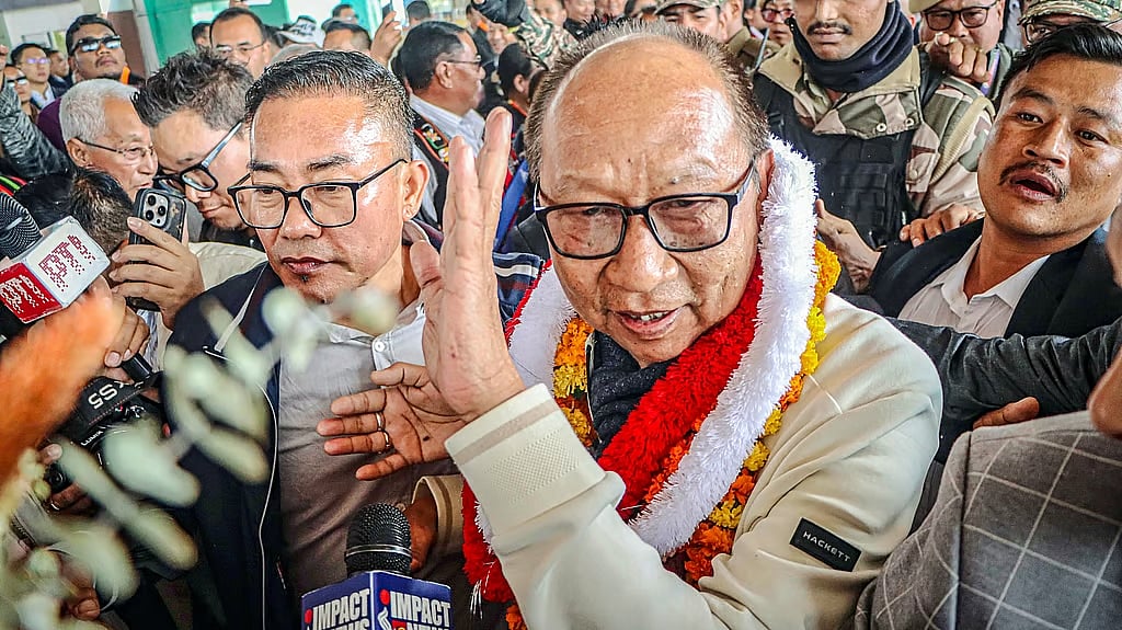 இனக்கலவரத்தால் இடம்பெயர்ந்த மக்களின் பிரச்னைகளுக்கே முன்னுரிமை: முதல்வர் ஒய். கெம்சந்த் சிங்