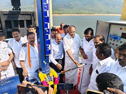 வடக்குப் பச்சையாறு அணையிலிருந்து தண்ணீா் திறப்பு