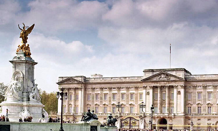 விலை உயர்ந்த அரண்மனை