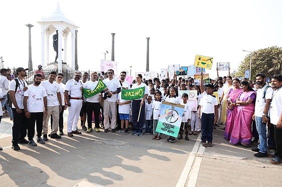 புதுச்சேரி ஜிப்மரில் பாதுகாப்பு விழிப்புணா்வு நடைப்பயணம்