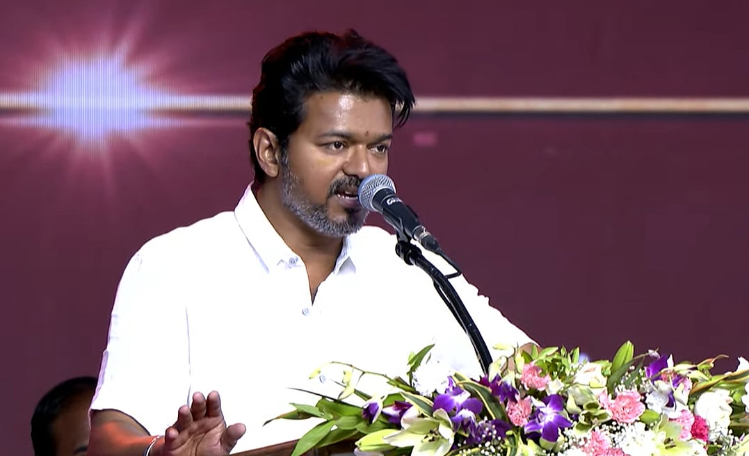 நகராட்சித் துறையில் ரூ. 1020 கோடி ஊழல்: விஜய் கண்டனம்