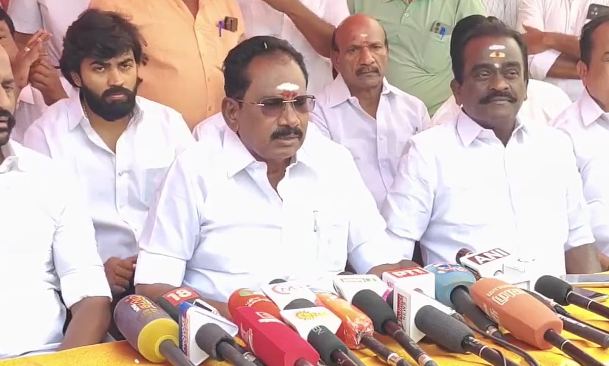 விஜய்யை ஏதாவது கல்லூரிக்கு வேண்டுமானால் முதல்வர் ஆக்கலாம்: செல்லூர் ராஜு 