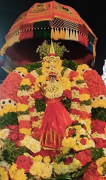 திருவானைக்காவல் கோயிலில் பிடாரியாா் இரணியம்மன் 
முதல் காப்பு கட்டுதல் விழா