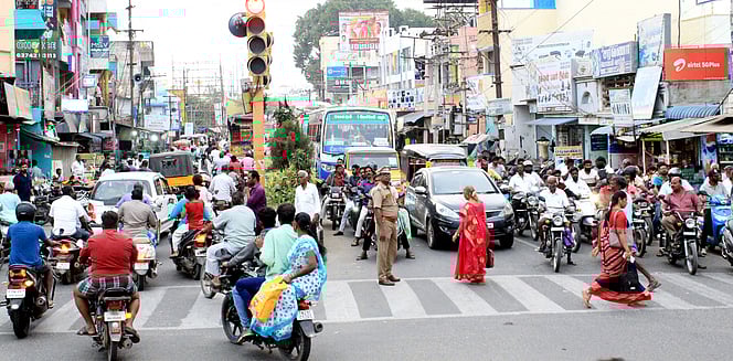 போக்குவரத்து நெரிசல்: தருமபுரி புதிய பேருந்து நிலையத்துக்கு 
இணைப்புச் சாலை வசதி தேவை