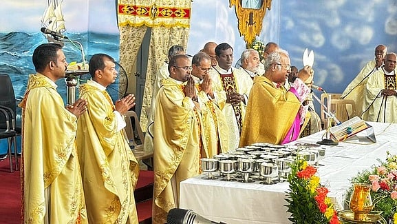 புளியம்பட்டி புனித அந்தோணியாா் திருத்தலப் பெருவிழா