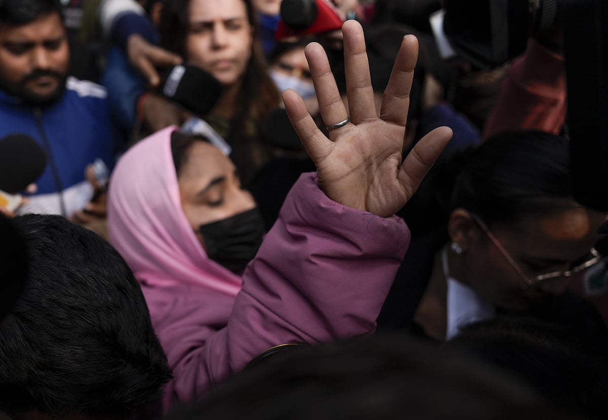 நிர்பயா போல் இறந்திருக்க வேண்டும் : உன்னாவ் பாலியல் வழக்கில் பாதிக்கப்பட்ட பெண்!