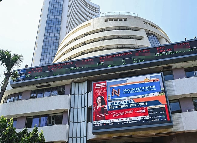 உயர்வுடன் தொடங்கி... சில நிமிடங்களில் சரிந்த பங்குச் சந்தை! 