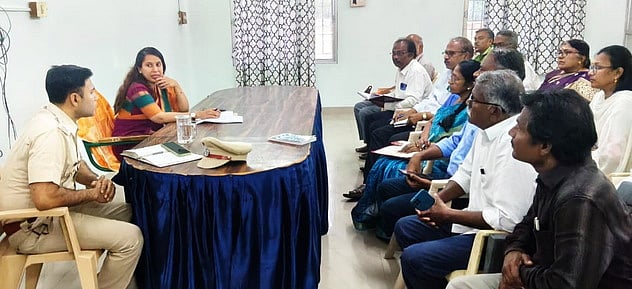 மத்திய அமைச்சா் அமித் ஷா காரைக்கால் வருகை: சாா் ஆட்சியா் தலைமையில் ஆலோசனை