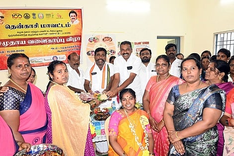 சுரண்டையில் சமுதாய வளைகாப்பு விழா