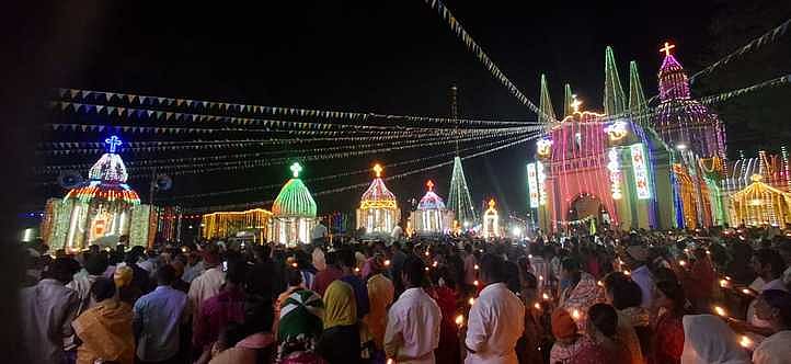 தென்னூா் புனித லூா்து அன்னை ஆலய பெருவிழா தோ்பவனி