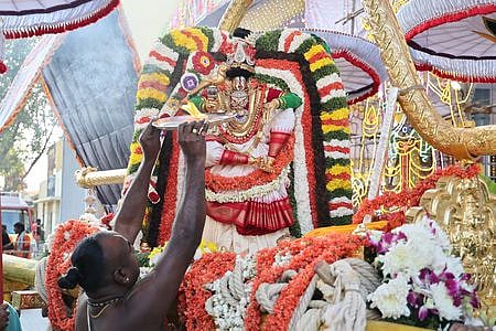 மோகினி அவதாரத்தில் கல்யாண வெங்கடேஸ்வர சுவாமி உலா