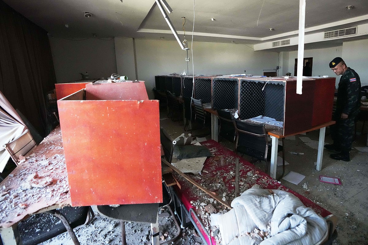 கம்போடியா டிஜிட்டல் மோசடி அலுவலகத்தில் சிபிஐ பேனர், காந்தி, அம்பேத்கர் படங்கள்! 