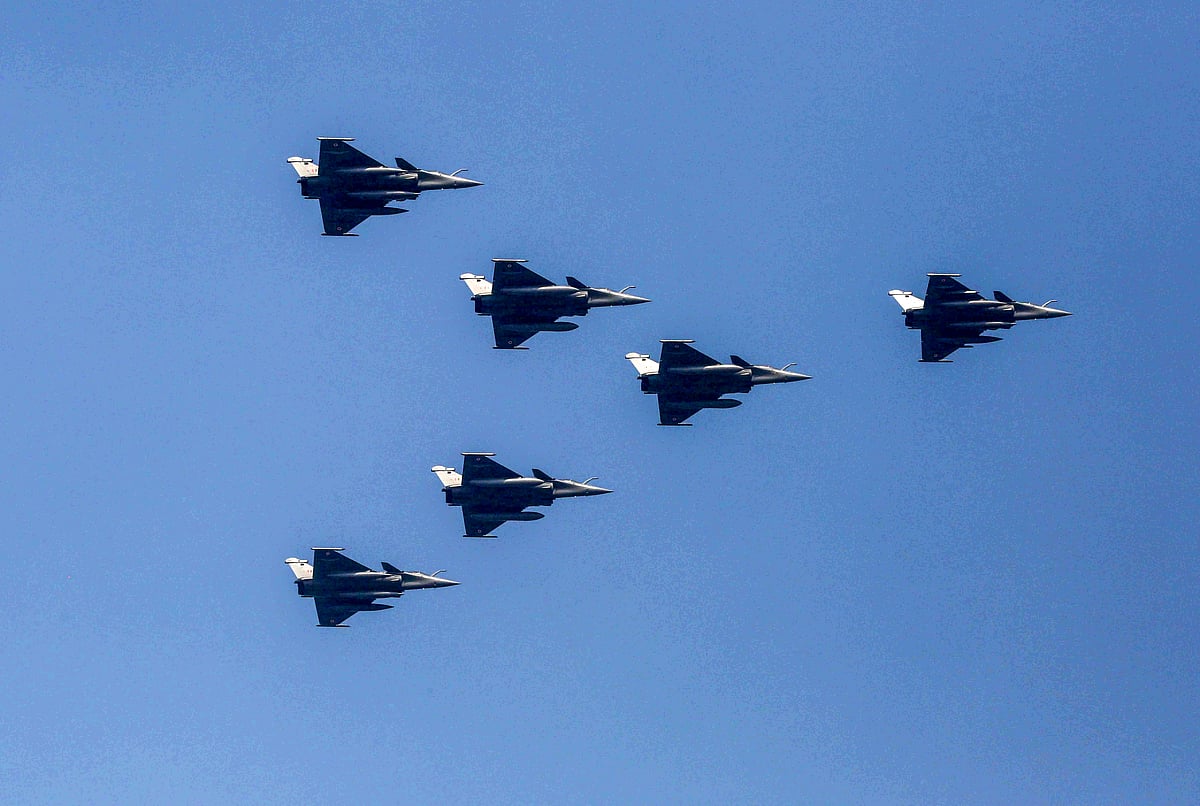 பிரான்ஸிடமிருந்து மேலும் 114 ரஃபேல் போா் விமானங்கள் கொள்முதல் : பாதுகாப்பு அமைச்சகம் ஒப்புதல்