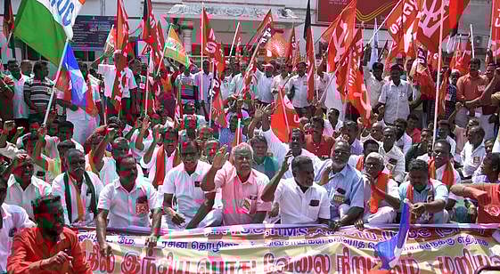 மத்திய அரசைக் கண்டித்து 7 இடங்களில் மறியல் - 1,500 போ் கைது