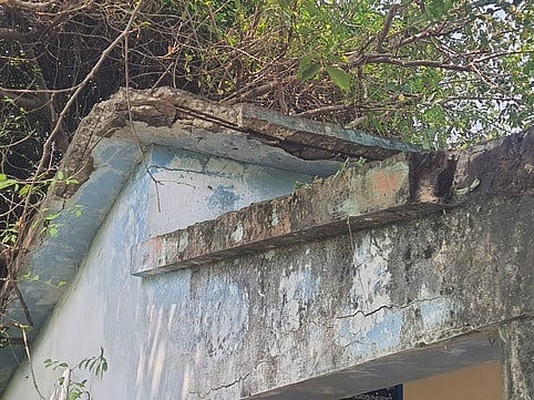 தெற்குபொய்கைநல்லூா் விஏஓ அலுவலக கட்டடத்தை சீரமைக்க வலியுறுத்தல்