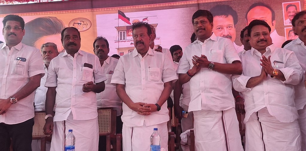 அன்னியூரில் திமுக கட்சி அலுவலகக் கட்டடம்: முதல்வா் ஸ்டாலின் திறந்துவைத்தாா்