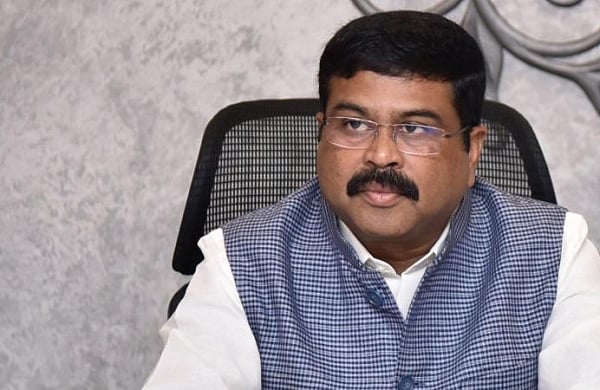 ராகுல் காந்தி ஓா் அறிக்கை வீரா்: தா்மேந்திர பிரதான்