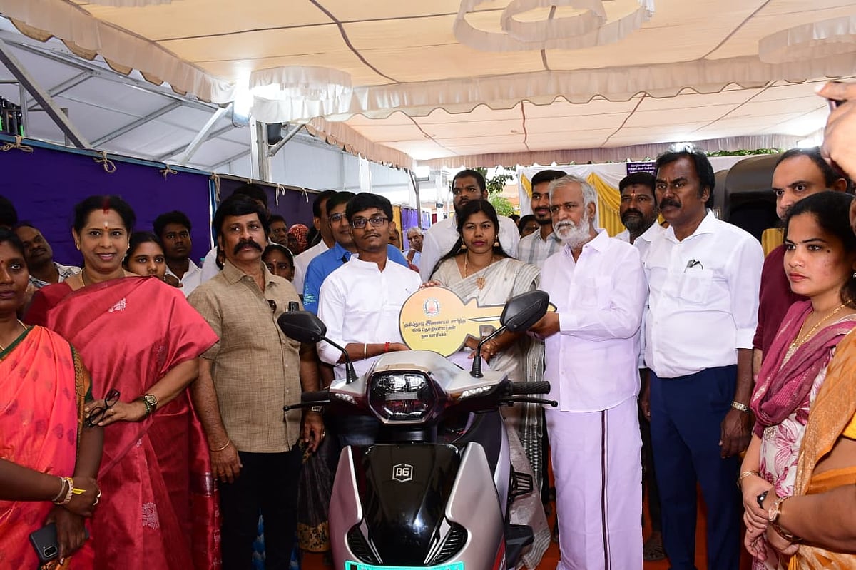 ‘நலம் காக்கும் ஸ்டாலின்’ திட்ட முகாம்: நலத் திட்ட உதவிகளை வழங்கினாா் அமைச்சா்!