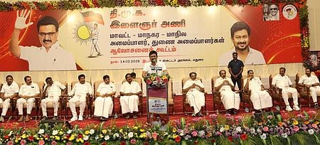 முன்கூட்டியே வழங்கப்பட்ட 
உரிமைத் தொகையால் மகளிா் மகிழ்ச்சி! துணை முதல்வா் உதயநிதி ஸ்டாலின்!