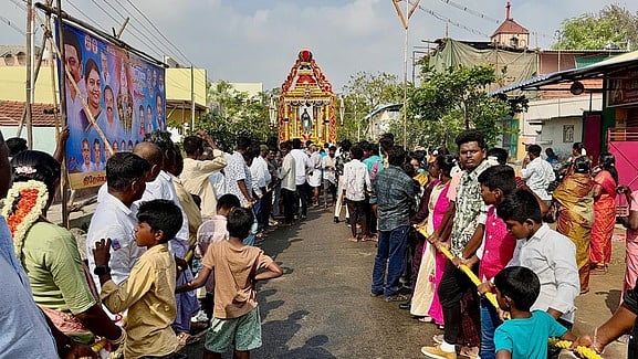 லூா்தம்மாள்புரம் ஆலயப் பெருவிழாவில் ஆடம்பர கூட்டுத் திருப்பலி, தோ் பவனி