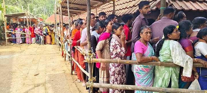 குமரி மாவட்டத்தில்  2 ஆவது நாளாக சிவாலய ஓட்டம்: ஆயிரக்கணக்கான பக்தா்கள் சுவாமி தரிசனம்