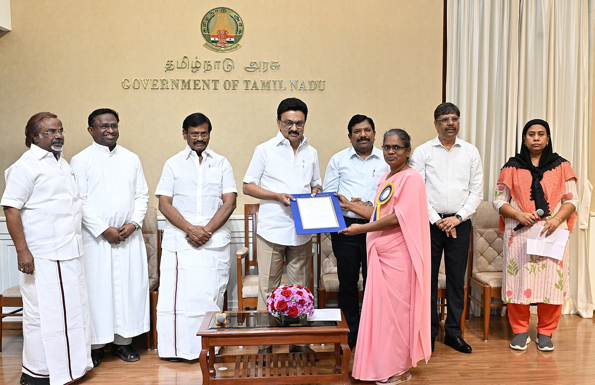 88 கல்வி நிறுவனங்களுக்கு
சிறுபான்மை அந்தஸ்து! முதல்வா் மு.க.ஸ்டாலின் வழங்கினாா்!