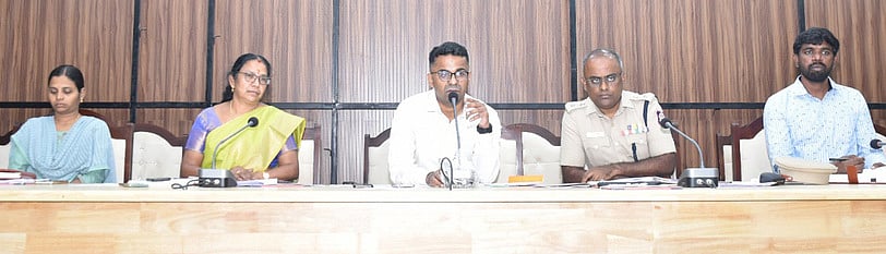 சட்டம், ஒழுங்கு பணிகள்: ஆட்சியா் ஆய்வு