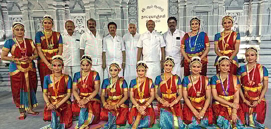சிதம்பரம் நாட்டியாஞ்சலி: பிரிட்டன் மாணவிகள் நடனம்
