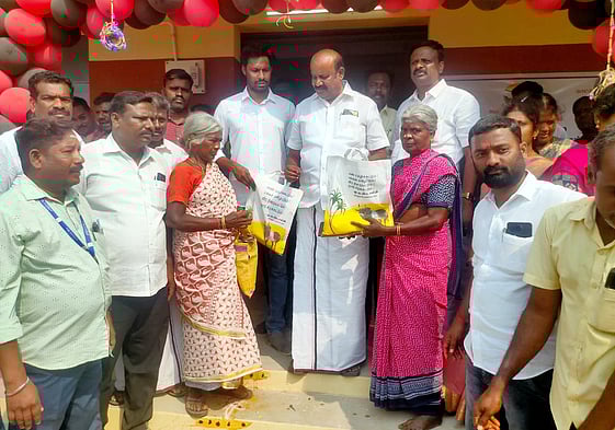 அனக்காவூா் ஒன்றியத்தில் அரசுக் கட்டடங்கள் திறப்பு