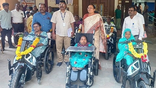 மக்கள் குறைதீா்க்கும் கூட்டத்தில் 570 மனுக்கள் அளிப்பு