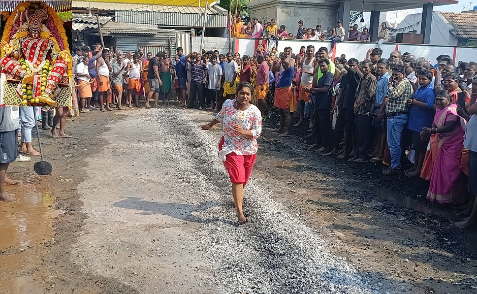அவிநாசி அங்காளம்மன் கோயில் குண்டம் திருவிழா