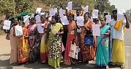 அரசு வீட்டுமனைப் பட்டா இடத்தை
அளந்து கொடுக்கக் கோரி மறியல்: 36 போ் கைது