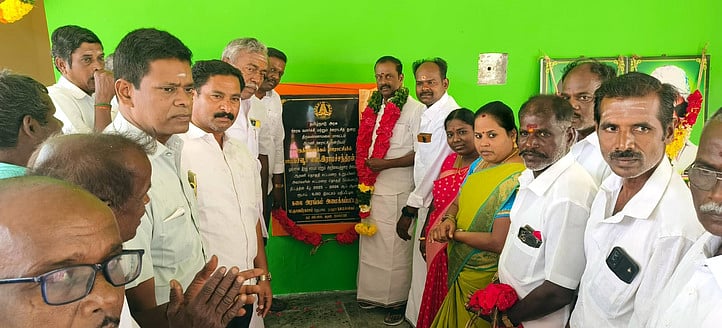 புதிய கலையரங்கங்கள்: எம்எல்ஏ திறந்துவைத்தாா்