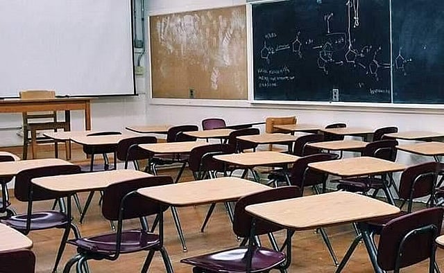 நொய்டா பள்ளிகளுக்கு வெடிகுண்டு மிரட்டல்