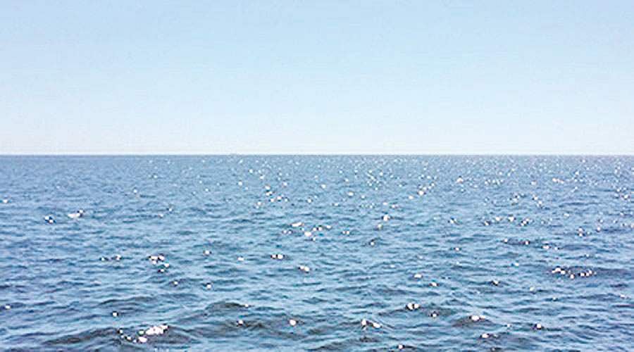 இது தெரியுமா? கடலின் நிறம்  நீலமாக இருக்கிறதே ஏன்?