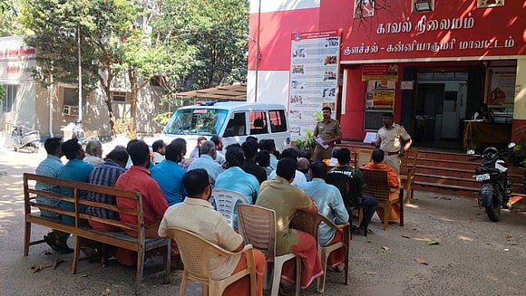 திருச்செந்தூருக்கு பாதயாத்திரை: 14 கோயில் நிா்வாகிகளுடன் குளச்சல் போலீஸாா் ஆலோசனை