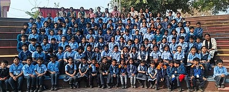 கல்விச் சுற்றுலா சென்ற டிடிஇஏ பள்ளி மாணவா்கள்