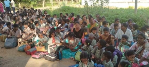 அரசுப் பள்ளி மாணவா்களுக்கு இழைக்கப்படும் தீண்டாமைக் கொடுமை குறித்து விசாரிக்க கோரிக்கை