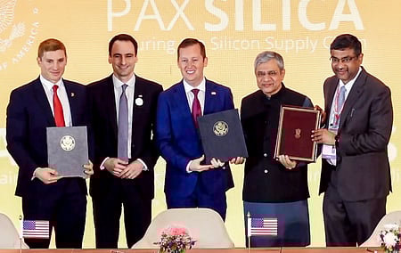 அமெரிக்கா தலைமையிலான ‘பேக்ஸ் சிலிக்கா’ கூட்டணியில் இந்தியா : ஒப்பந்தம் கையொப்பம்