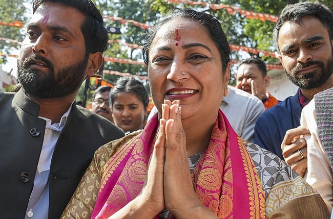 பதவியில் ஒரு வருடத்தை நிறைவு செய்தது தில்லி பா.ஜ.க அரசு