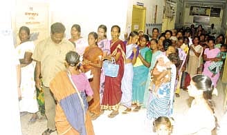 பண்ருட்டி அரசு மருத்துவமனையில் மருத்துவர்கள் இல்லாததால் நோயாளிகள் அவதி