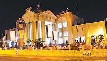 புதுவை ரயில் நிலையம் வர முறையான பஸ் வசதி இல்லை