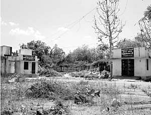 கழிப்பறை இருந்தும் திறந்தவெளியை பயன்படுத்தும் மக்கள்