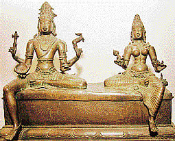 கண்காட்சி: அரிய ஆடைகள்... அசையும் சிற்பங்கள்!