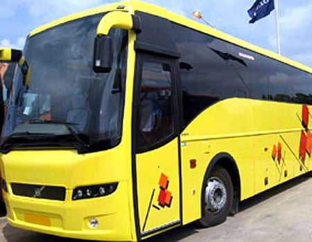 பாதி இருக்கைகளுடன் இயங்க தயாராகும் ஆம்னி பேருந்துகள்: பொது முடக்கத்தால் ரூ. 600 கோடி வா்த்தகம் பாதிப்பு