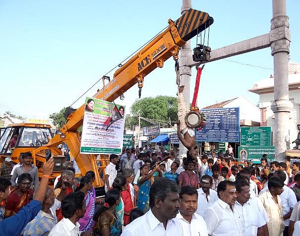 சிதம்பரத்தில் காங்கிரஸ் கமிட்டி கூண்டோடு கலைப்பு: ஜி.கே.வாசன் ஆதரவாளர்கள் ஆலோசனைக் கூட்டம் 