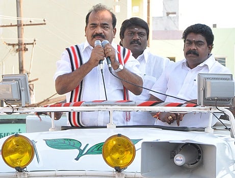 மாற்றுக் கட்சி வேட்பாளருக்கு வாக்களித்தால் பொதுஅமைதிக்கு பங்கம் ஏற்பட்டுவிடும்: நாஞ்சில் சம்பத்